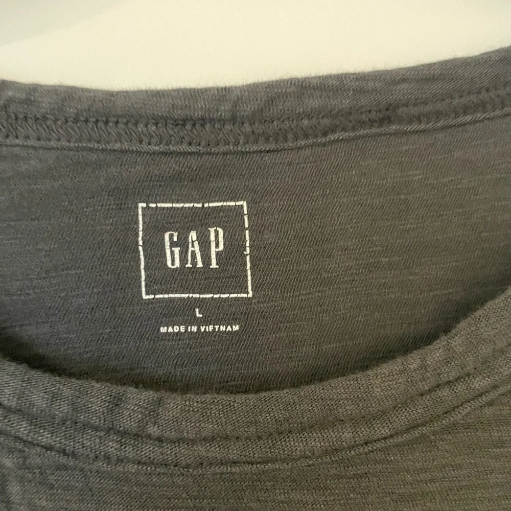 gap Tank - Picture 2 of 3